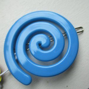 NWT Spiral Blue Plastic Hair Clip
